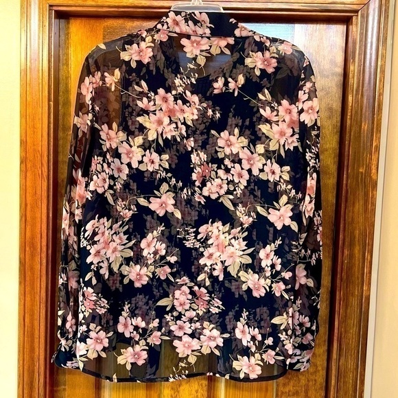 $5 ADD ON with $15+ Bundle Notations 2-piece Floral‎ Sheer Blouse Tank Sz M EUC - Picture 2 of 14